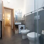 2nd Floor - 5 Terre 아파트 *